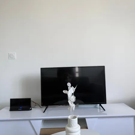 Ekr - Moderne 3 * Carbon-Blanc