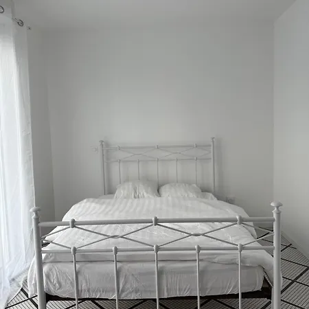 Ekr - Moderne 3 * Carbon-Blanc
